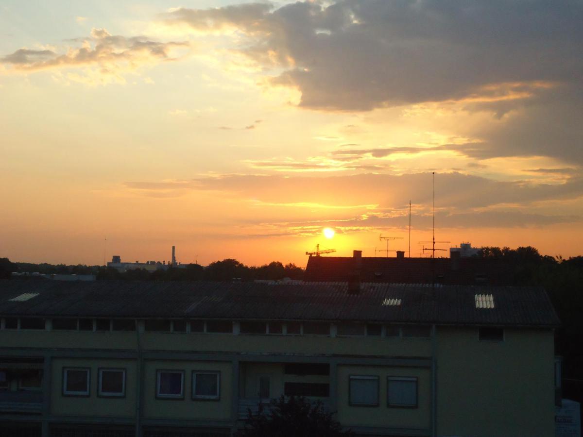 Enjoyhotel Garni Korntal Stuttgart B&B Exterior photo